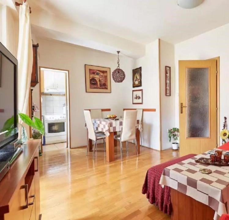 Bohemian Quarter / City Park, Free Parking Apartment Skopje Luaran gambar